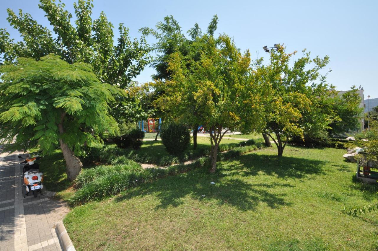 Defne & Zevkim Hotel Marmaris Extérieur photo