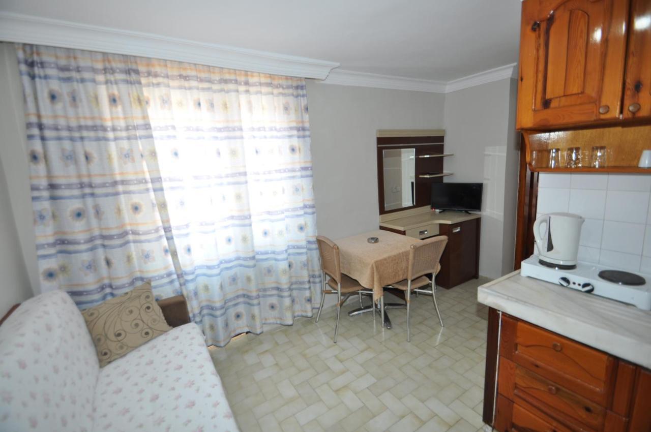 Defne & Zevkim Hotel Marmaris Extérieur photo