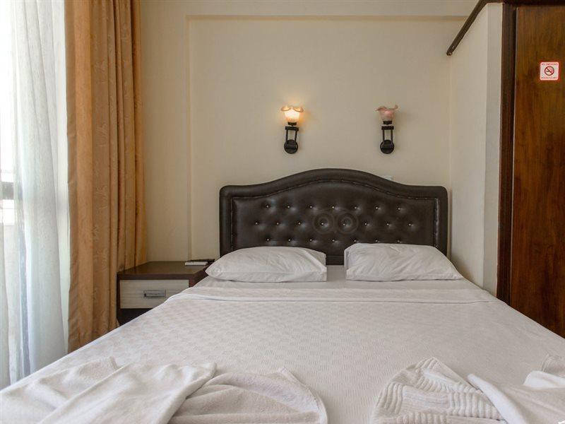 Defne & Zevkim Hotel Marmaris Extérieur photo