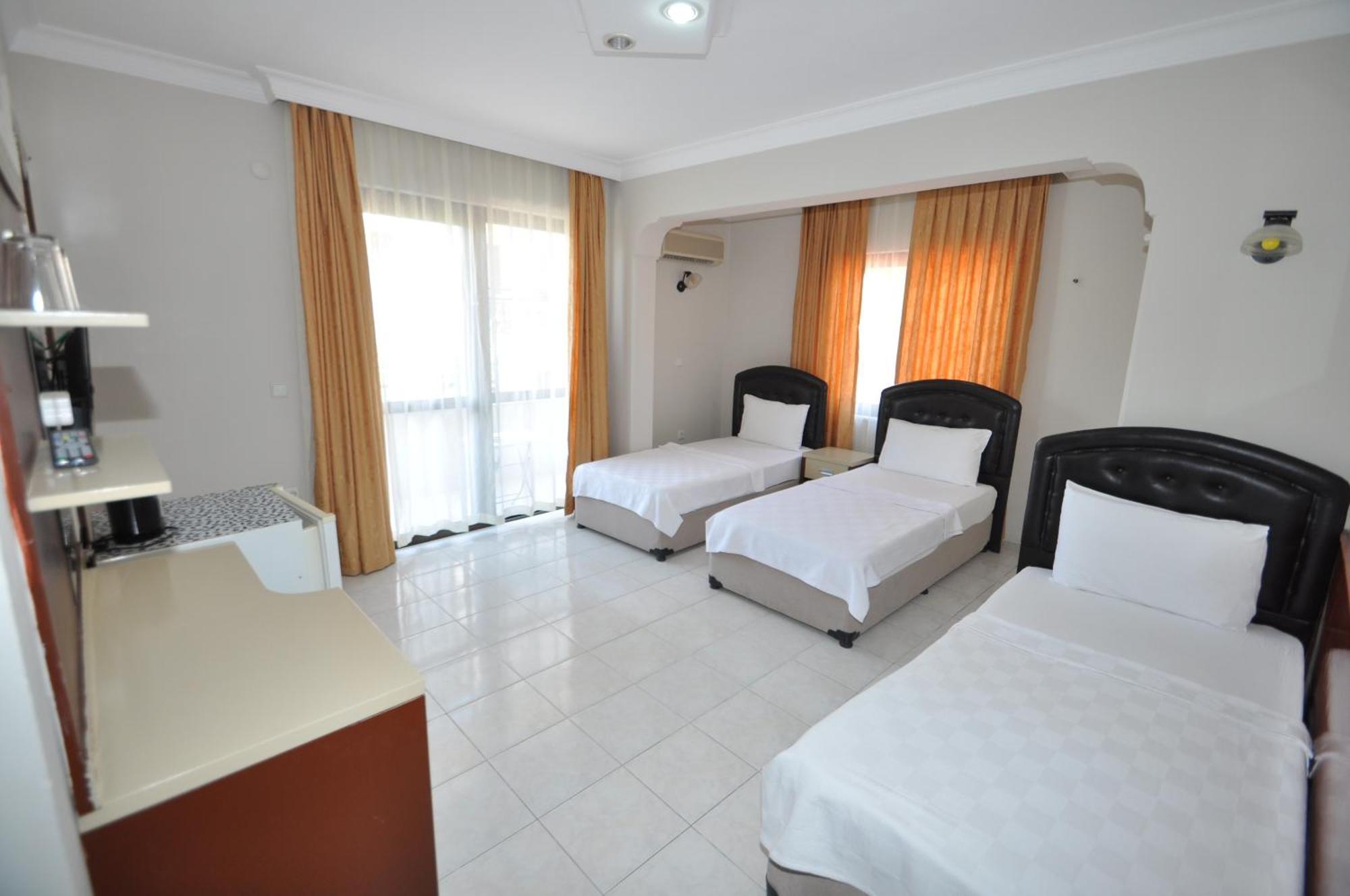 Defne & Zevkim Hotel Marmaris Extérieur photo
