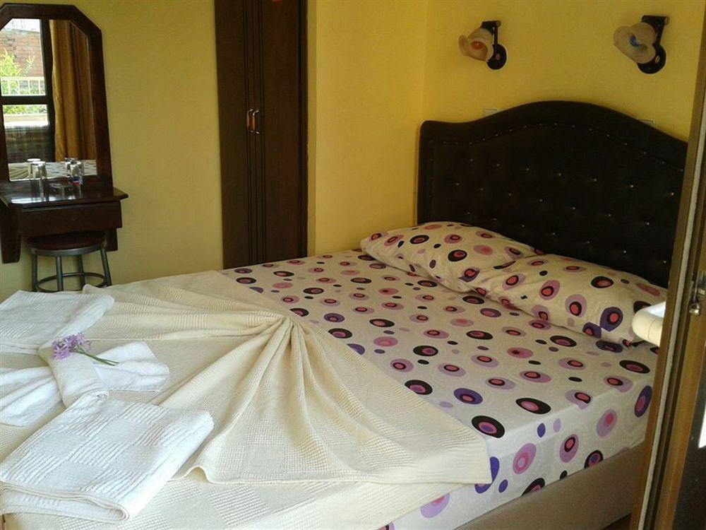 Defne & Zevkim Hotel Marmaris Extérieur photo